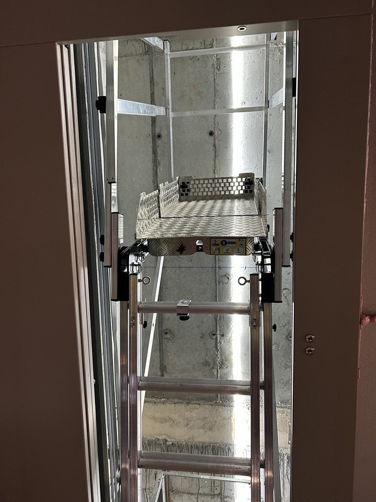 PAT 800/2200 - TEMPORARY ACCESS PLATFORM TO THE ELEVATOR SHAFT