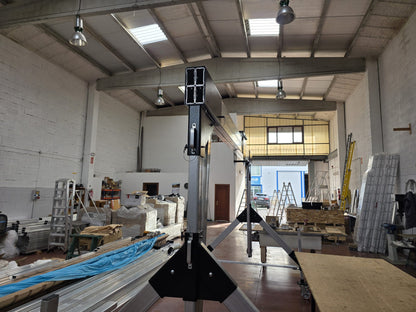 PET 3000 - ALUMINIUM-PORTALKRAN FÜR ZEITWEILIGES HEBEN